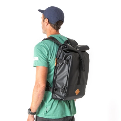 RUKSAK ROLLTOP 22L BLACK RESTRAP
