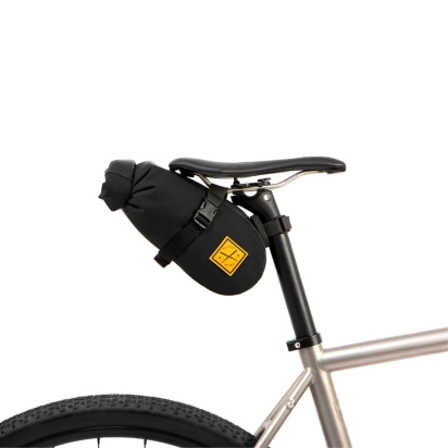 SADDLE PACK 2.5L BLACK RESTRAP