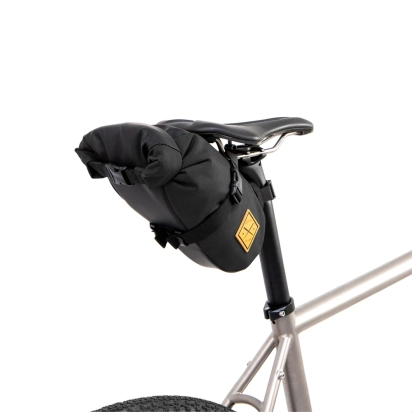 SADDLE PACK 2.5L BLACK RESTRAP