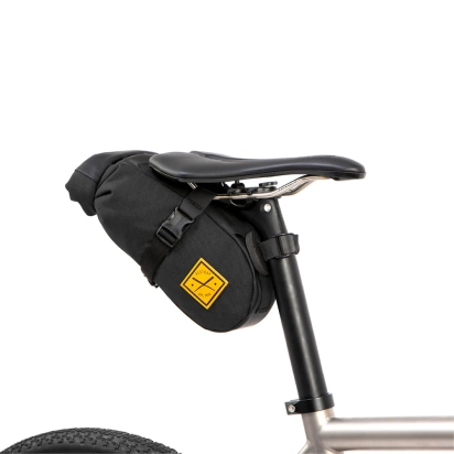 SADDLE PACK 2.5L BLACK RESTRAP